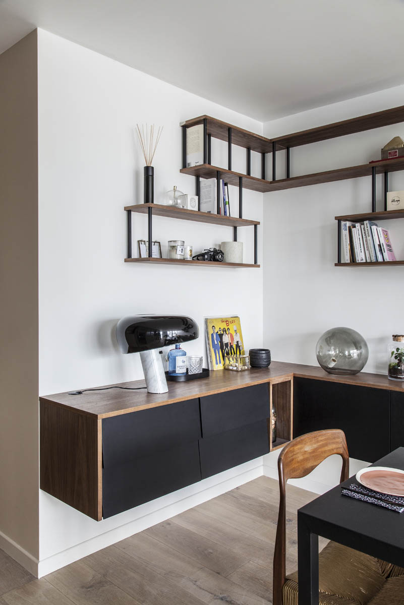 Rénovation et conception mobilier et design d'un appartement dans la tour Albert, rue Croulebarbe à Paris 13ème, par l'agence Boclaud Architecture.