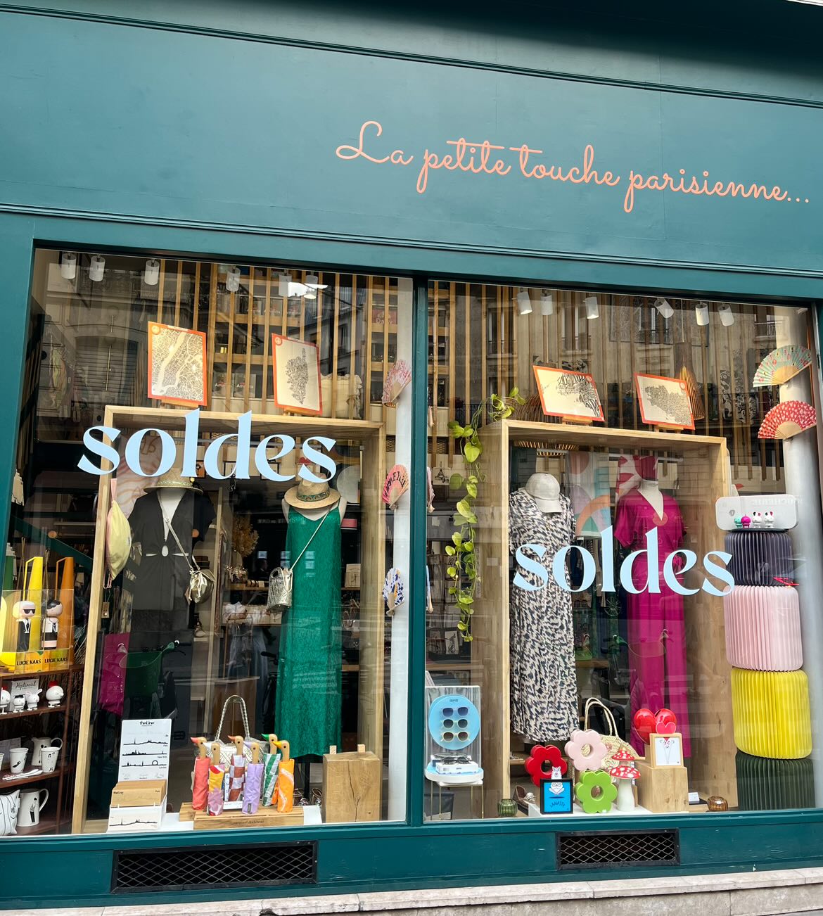 La petite touche parisienne Montmartre Addict